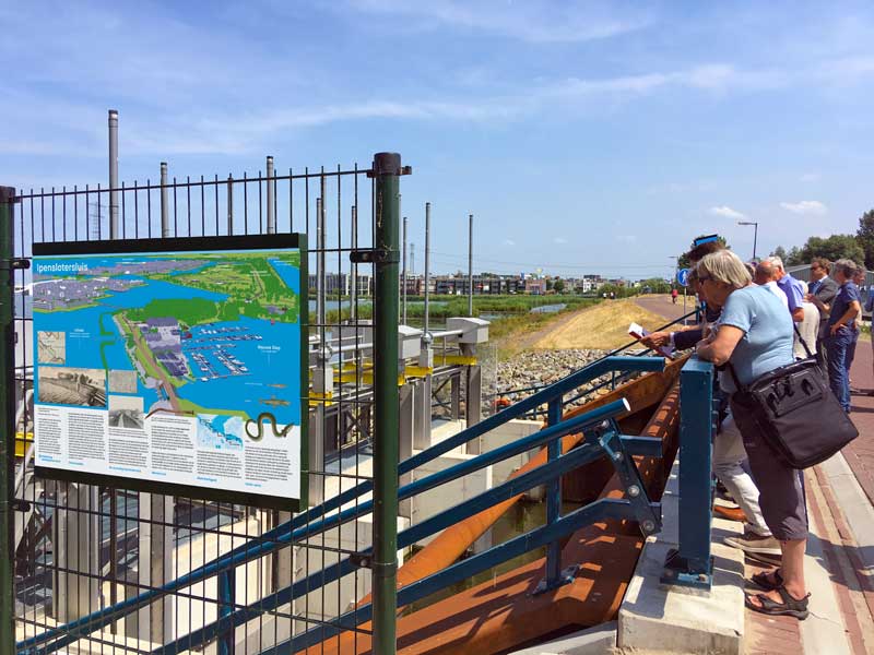 Ipenslotersluis tijdens de feestelijke ingebruikname
