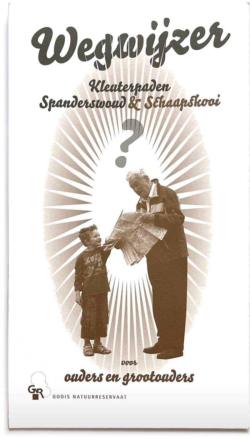 De leerzame wegwijzer voor de ouders en grootouders heeft de vorm van een ouderwets handig uitvouwbare kaart, met plattegronden en verhaaltjes om voor te lezen.